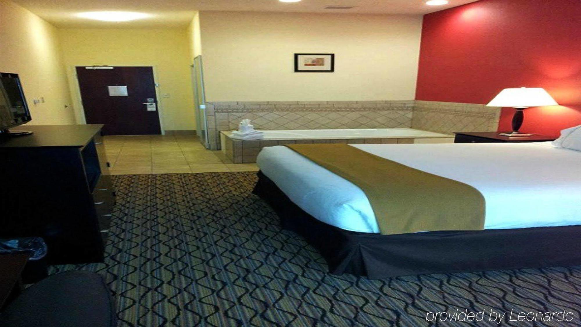 Express By Ihg Hotel