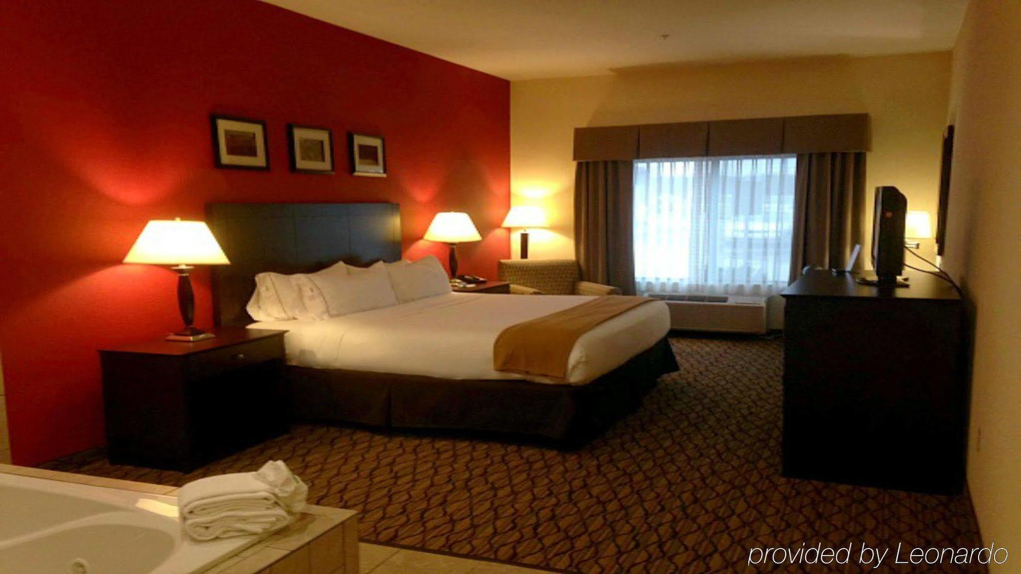 Express By Ihg Hotel Niles