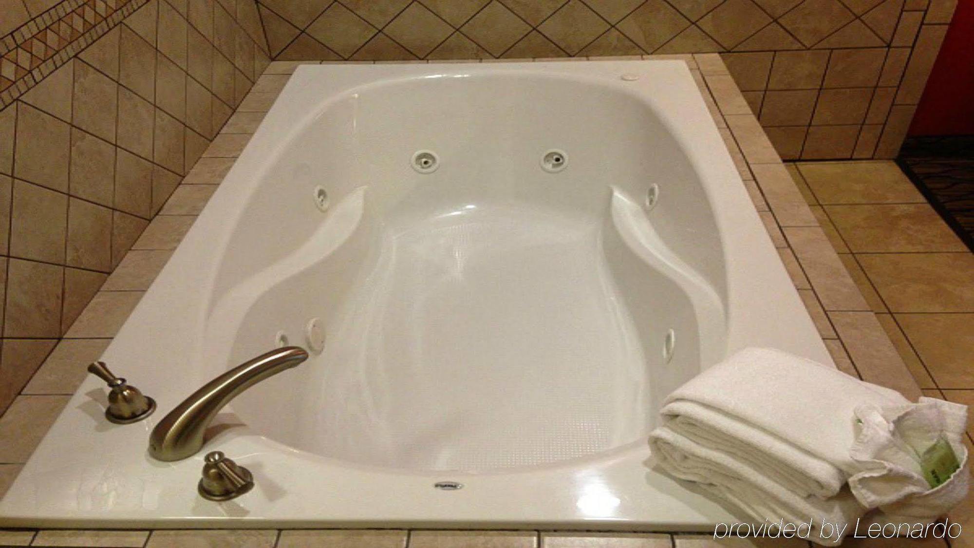 Express By Ihg Hotel Niles