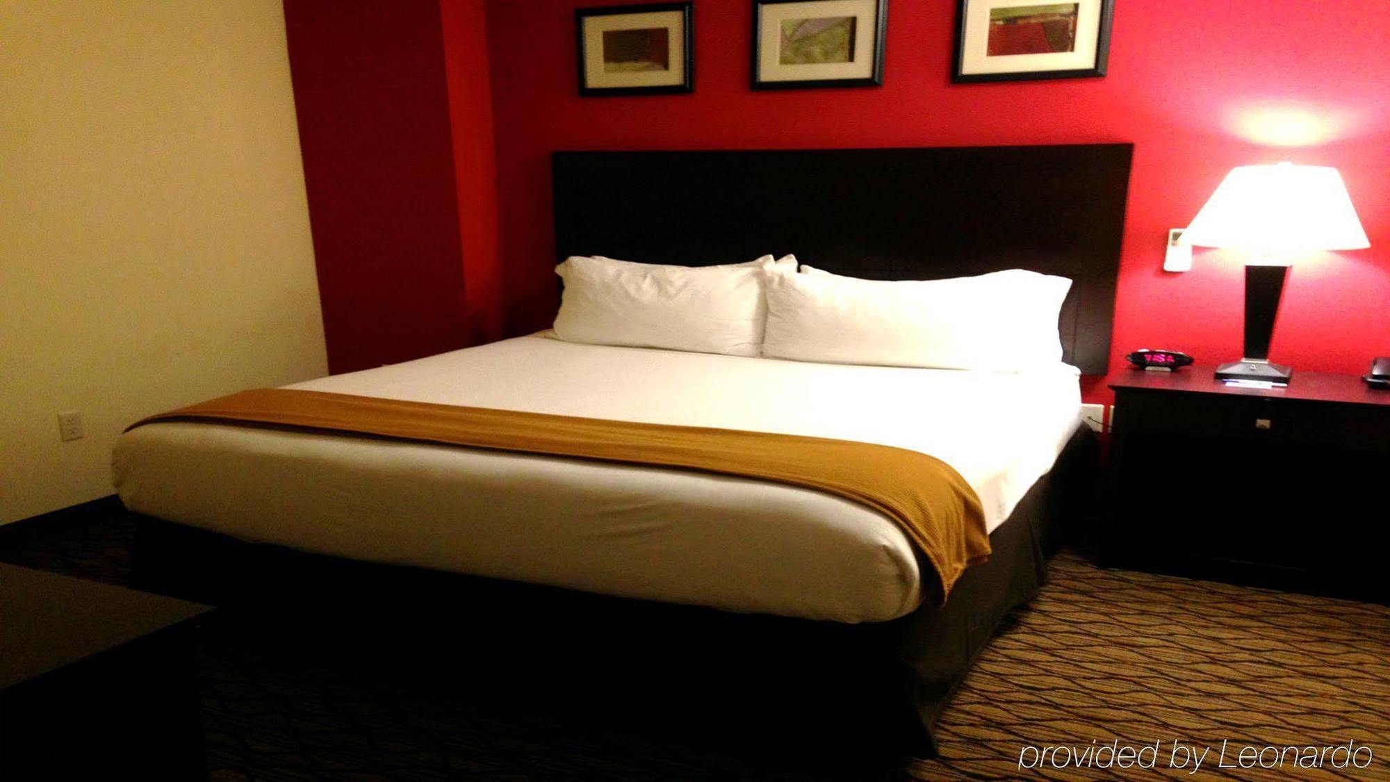 Express By Ihg Hotel 2*